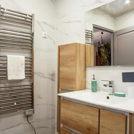 - Les Salons Du Bastier 2 Apartment Ginasservis